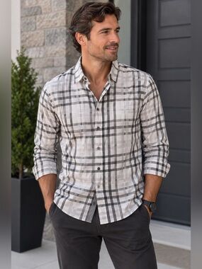 RW & co White and Gray Plaid Button-Down Shirt